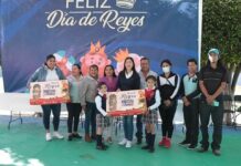 ENTREGA DE ROSCAS DE REYES A ESCUELAS