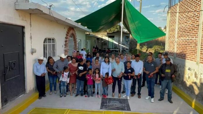 PAVIMENTACIÓN EN CALLE CERRADA MORELOS DEL KM 88