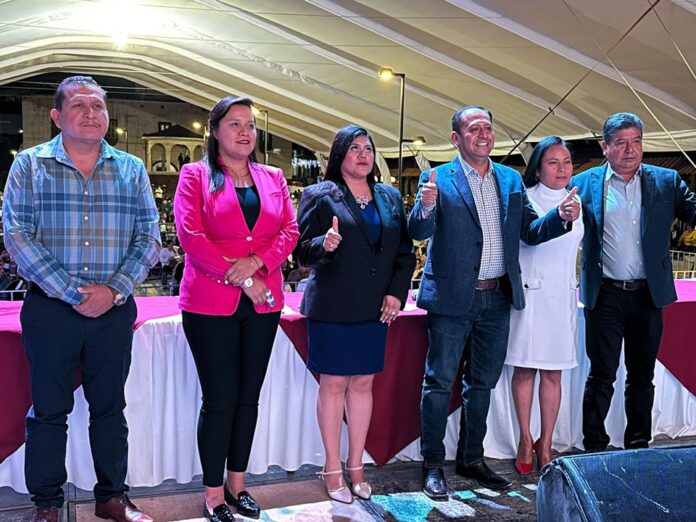 EDUARDO CAMPOS ALLENDE RINDE 2do. INFORME DE GOBIERNO DE TLAYACAPAN