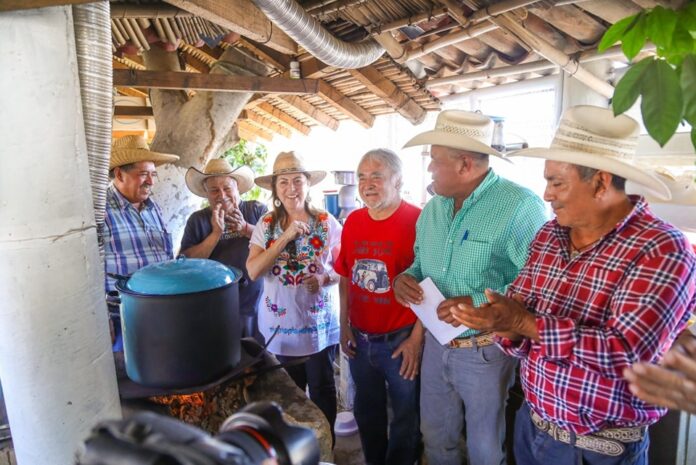 SOSTIENE MARGARITA GONZÁLEZ SARAVIA ENCUENTRO CON PRODUCTORES AGRÍCOLAS DE MORELOS