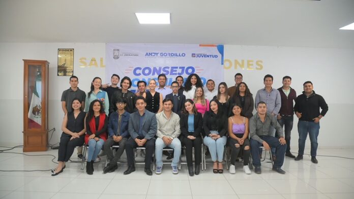 ENCUENTRO CON JÓVENES PARA IMPULSAR SU PARTICIPACIÓN EN LA POLÍTICA