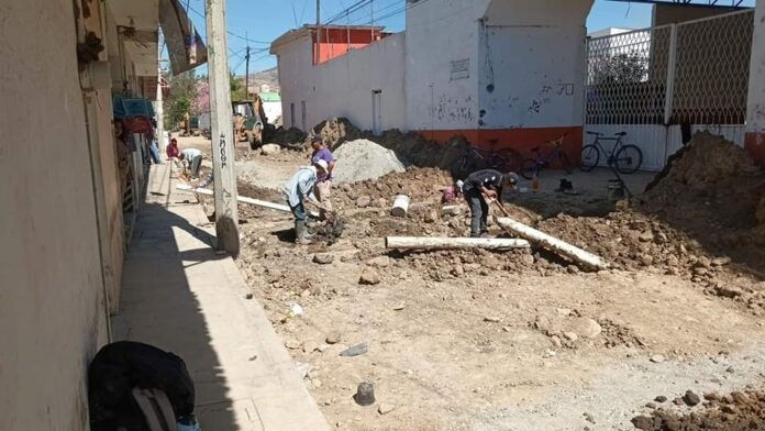 AVANZA PAVIMENTACIÓN DE CALLE EMILIANO ZAPATA EN YECAPIXTLA