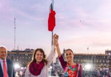 ACOMPAÑA MARGARITA GONZÁLEZ SARAVIA A CLAUDIA SHEINBAUM DURANTE SU ARRANQUE DE CAMPAÑA EN EL ZÓCALO DE LA CDMX