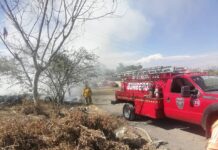 INCENDIAN LLANTAS EN LAS INMEDIACIONES DEL RENCITO FERIAL DE CUAUTLA
