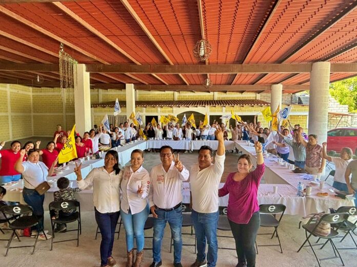 ENRIQUE ALONSO PLASCENCIA RECIBIÓ A LA CANDIDATA AL SENADO, LUZ FIGUEROA, EN TLAQUILTENANGO