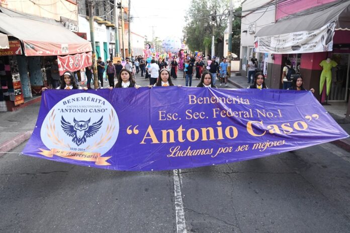 RECORRE GUELAGUETZA AVENIDA INSURGENTES DE LA HEROICA