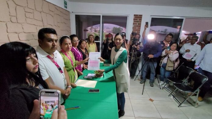 ALMA REYES LINARES, RESPALDADA POR EL PARTIDO VERDE, VA POR LA REELECCIÓN DE ATLATLAHUCAN