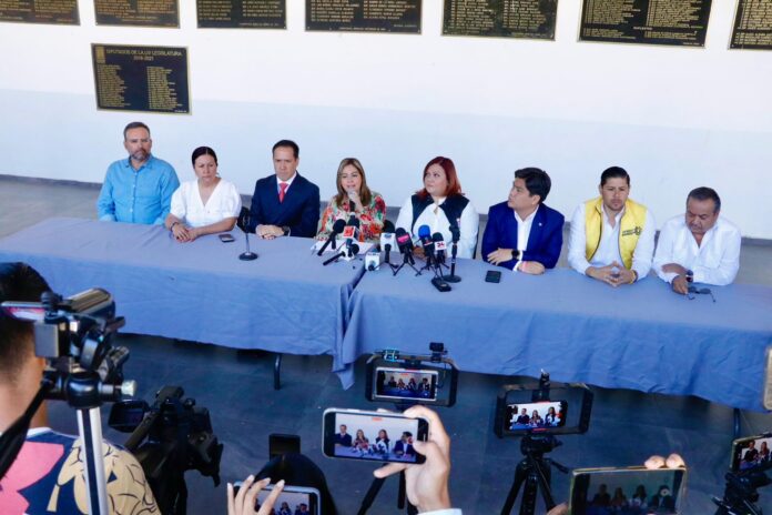 PIDE LUCY MEZA A DIPUTADOS NEGARLE LA LICENCIA A CUAUHTÉMOC BLANCO Y CERRARLE EL PASO A MÓNICA BOGGIO