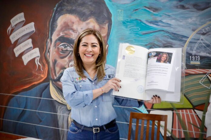LUCY MEZA FIRMA COMPROMISOS ANTE NOTARIO
