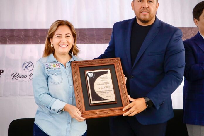 RECIBE LUCY MEZA RESPALDO DE LÍDERES QUE INSPIRAN