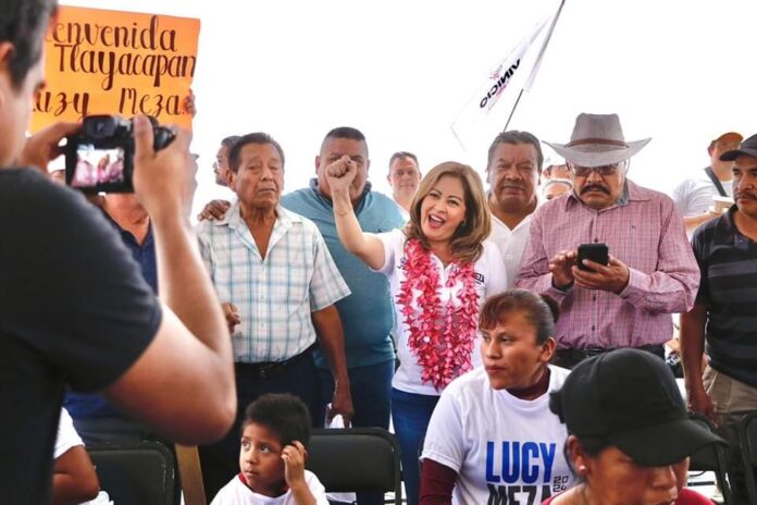 EL PUEBLO DE TLAYACAPAN ENTREGA SU APOYO A LUCY MEZA