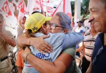 ABRAZA CUAUTLA A LUCY MEZA