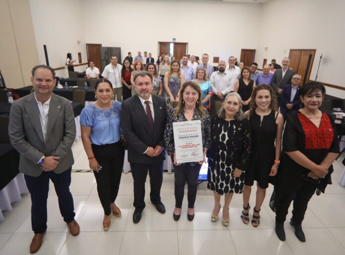 ANUNCIA MARGARITA LA CREACIÓN DE UN CENTRO DE CONVENCIONES, UN NUEVO COMPLEJO INDUSTRIAL Y EL APROVECHAMIENTO DEL AEROPUERTO PARA TRANSPORTE DE CARGA