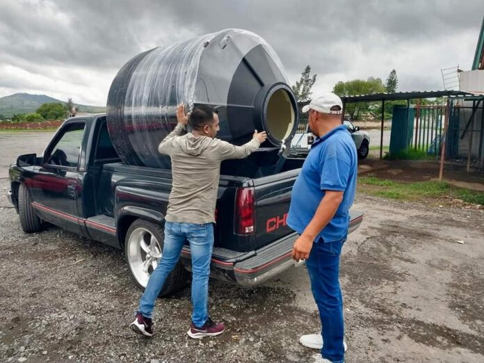 CONTINÚA LAS ENTREGAS DE CALENTADORES SOLARES, TINACOS Y BOMBAS DE AGUA