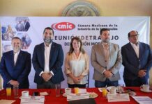 DIALOGA MARGARITA GONZÁLEZ SARAVIA CON LÍDERES CONSTRUCTORES DE MORELOS