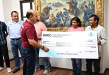 RODRIGO ARREDONDO REGRESA EL AGUA A LA COLONIA EMPLEADO MUNICIPAL