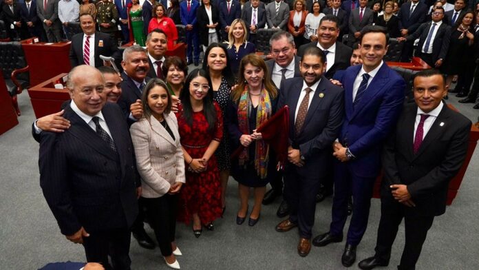 ANTE EL CONGRESO DEL ESTADO, RINDE PROTESTA MARGARITA GONZÁLEZ SARAVIA COMO GOBERNADORA CONSTITUCIONAL DE MORELOS