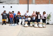 RODRIGO ARREDONDO ENTREGA A PEQUES DEL JARDÍN “MARÍA MONTESSORI” MATERIALES PARA DIGNIFICAR SANITARIOS