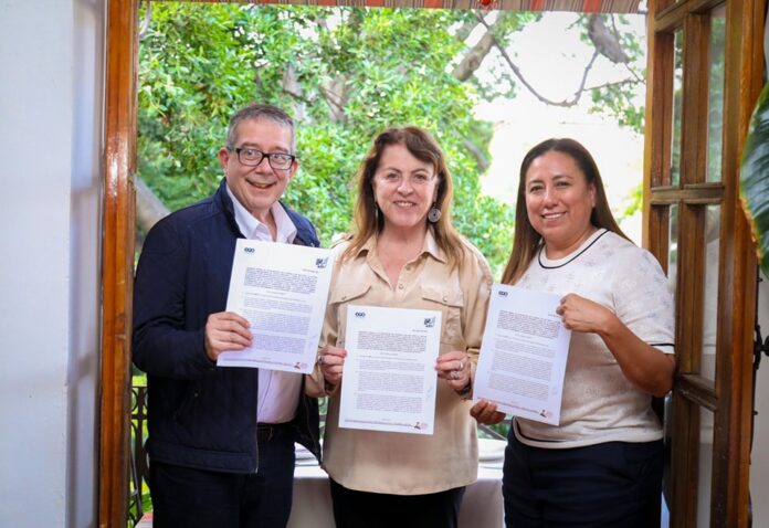 Firma de convenio entre el instituto morelense de radio y televisión y el sistema público de radiodifusión