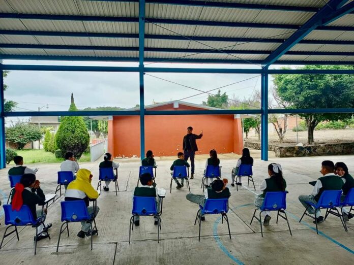 REALIZAN PLÁTICAS INFORMATIVAS EN SECUNDARIAS, CON EL TEMA “SEXTING PARA ADOLESCENTES”