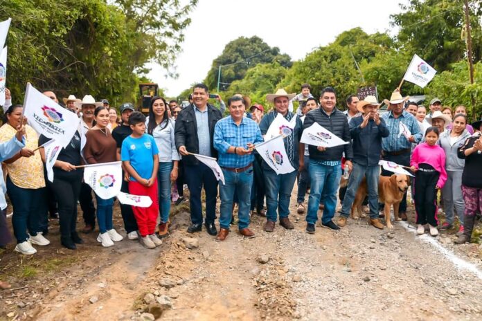 ARRANQUE DE PAVIMENTACIÓN EN CALLE VICENTE GUERRERO DE ACHICHIPICO