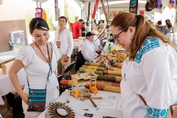 Recorre secretaria de cultura Corredor gastronómico y artesanal del festival MIQUIXTLI 2024
