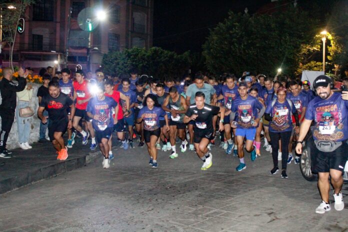 Realiza INDEM exitosa carrera nocturna Miquixtli
