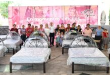 En Momentos Díficiles la Solidaridad es la Fuerza: entrega Araceli García enseres domésticos a 25 familias