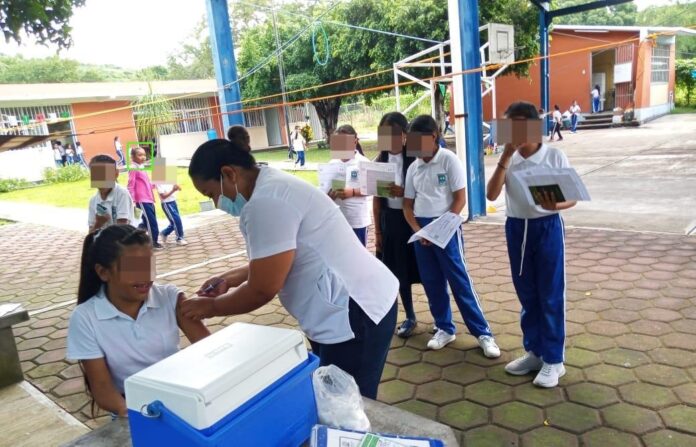 Convoca Secretaría de Salud a padres de familia a vacunar a niñas contra VPH