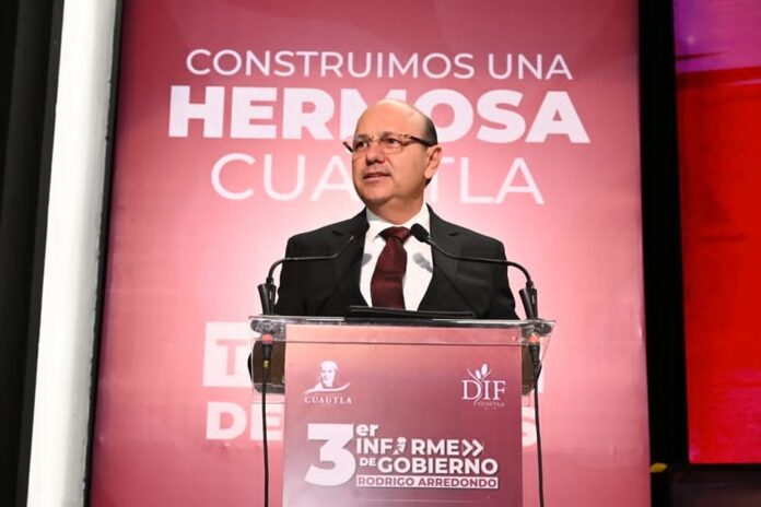 EMOTIVO MENSAJE DIRIGE RODRIGO ARREDONDO EN SU TERCER INFORME DE GOBIERNO