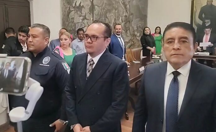 Toman Protesta el Secretario Municipal, el Tesorero y el Encargado de Despacho de la Secretaria de Seguridad Pública.