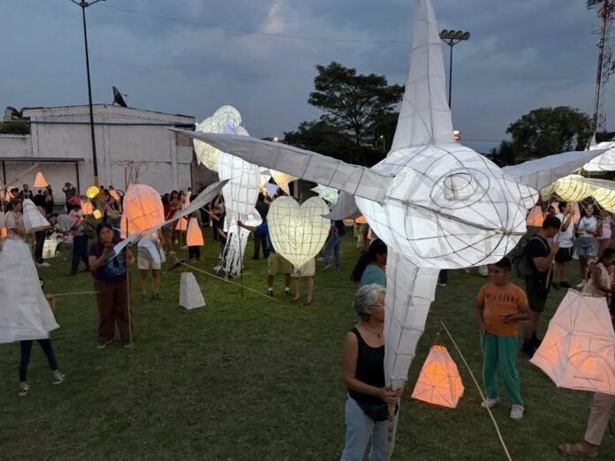 Más de 500 Linternas Iluminaron Cuautla Durante el Festival de Luciérnagas para la Paz 2026