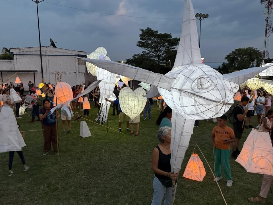 Más de 500 Linternas Iluminaron Cuautla Durante el Festival de Luciérnagas para la Paz 2026