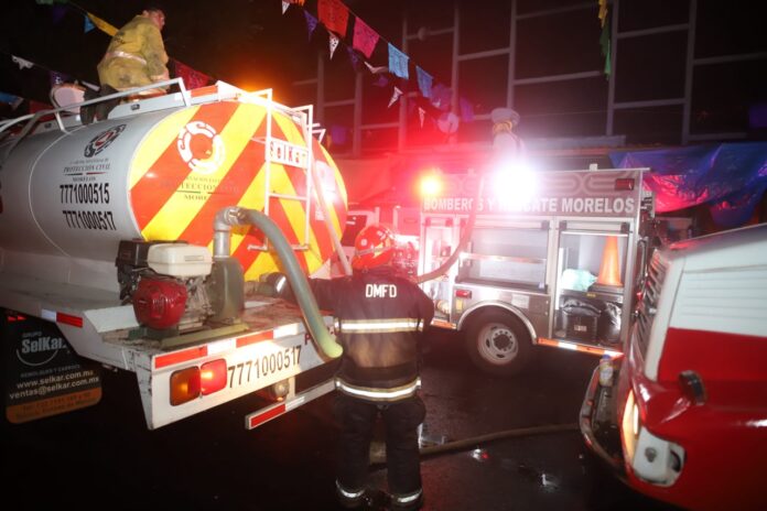 Concluyen labores de sofocación del incendio en el Mercado Adolfo López Mateos