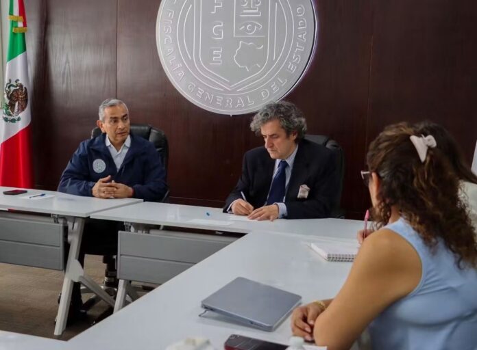 Se reúne Fiscal General con el Cónsul General de España