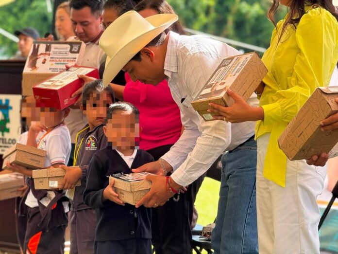 Segunda Entrega de Zapato Escolar Gratuito en Jantetelco
