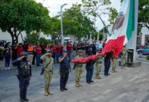Realizan Arriado del Lábaro Patrio Como Parte del Bando Solemne