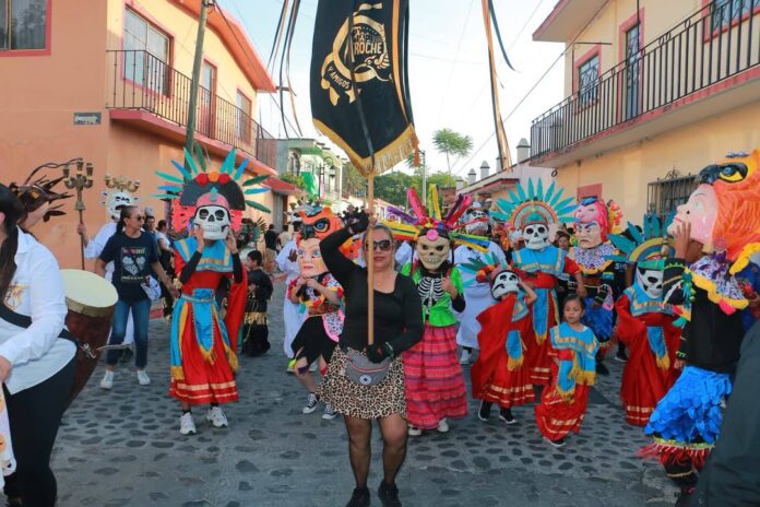 Zacualpan de Amilpas Celebra las Mojigangas de las Fiestas Patrias