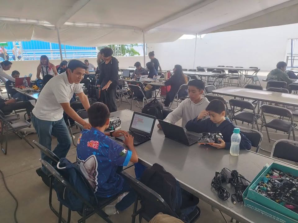 Zacualpan de Amilpas Destaca a Nivel Nacional en Robótica