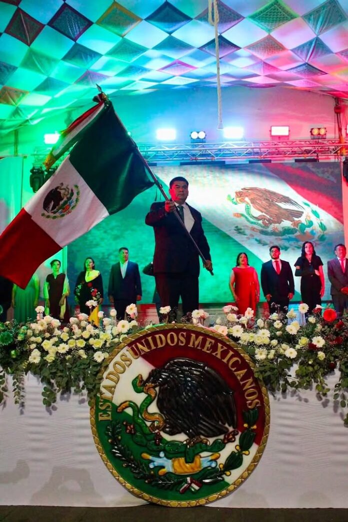 Encabezan Heladio Rafael Sánchez Zavala, el Tradicional Grito de Independencia en Yecapixtla