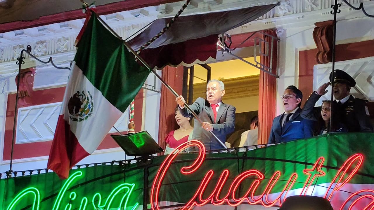 El Presidente Municipal de Cuautla Salvador Molina Martínez Encabezó el Grito de Independencia