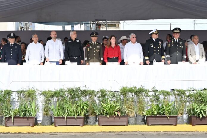 Preside Gobernadora Margarita González Saravia Desfile Cívico-militar por el Cclxi Aniversario del Natalicio del Generalísimo José María Morelos y Pavón