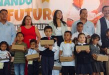 Realiza Ángel Domínguez Segunda Entrega de Zapato Escolar en Jantetelco