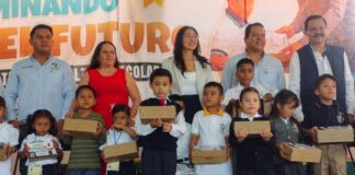 Realiza Ángel Domínguez Segunda Entrega de Zapato Escolar en Jantetelco