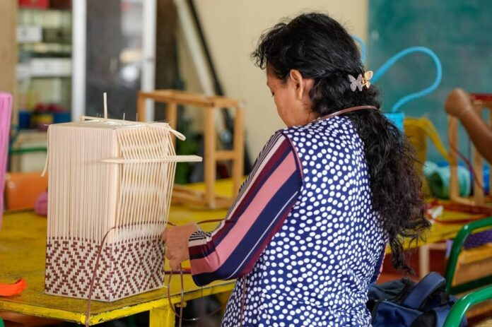 Fortalece Ayuntamiento de Cuautla el Autoempleo Mediante Capacitación en Elaboración de Bolsas de Toquilla