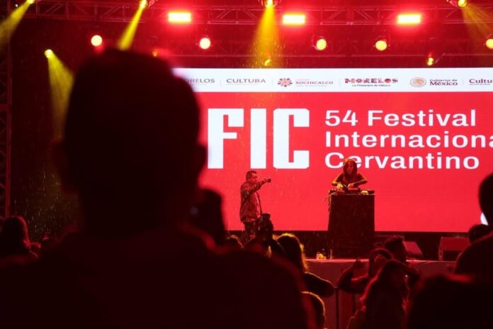 Reúne Festival Cervantino en Cuernavaca a Más de 600 Personas con Danza y Música Experimental