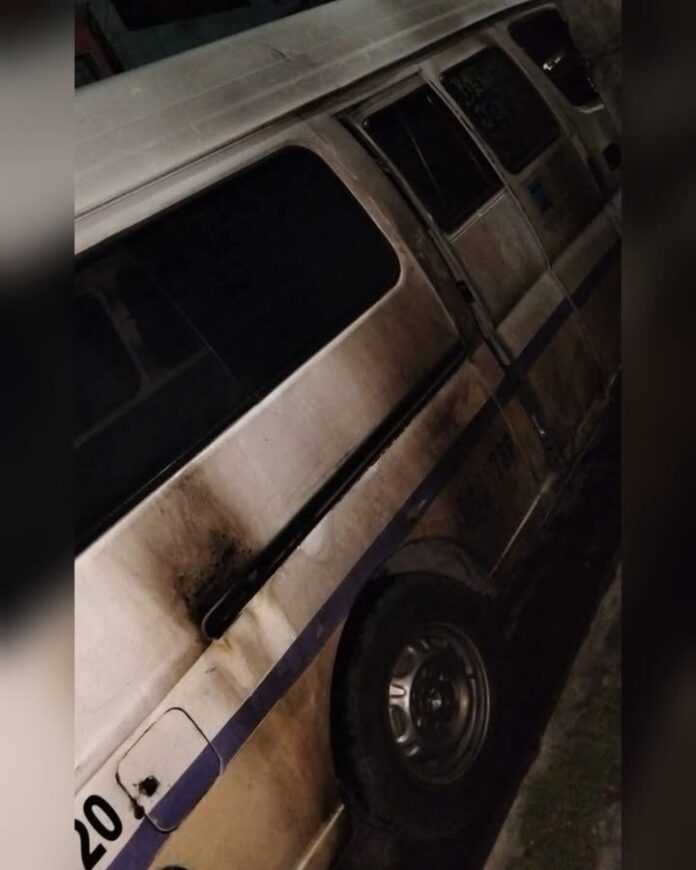 Otro Intento de Incendio Contra una Combi Provoca Suspensión del Transporte en Cuautla y Yecapixtla