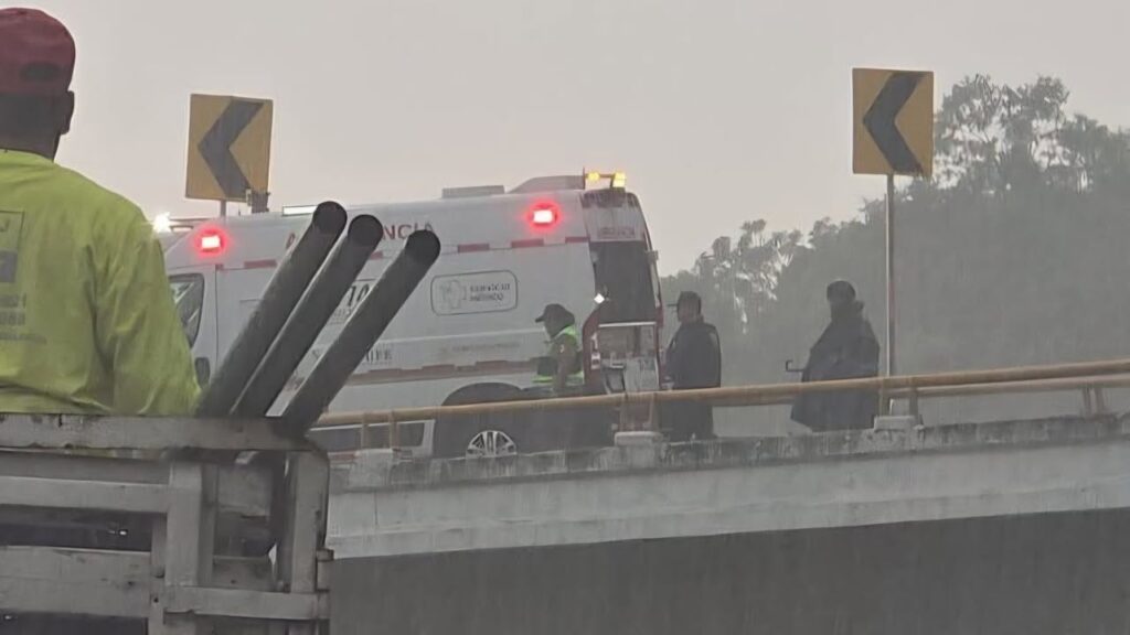 2 Policías Fallecen y 3 Lesionados Tras Accidente en la Autopista la Pera-cuautla