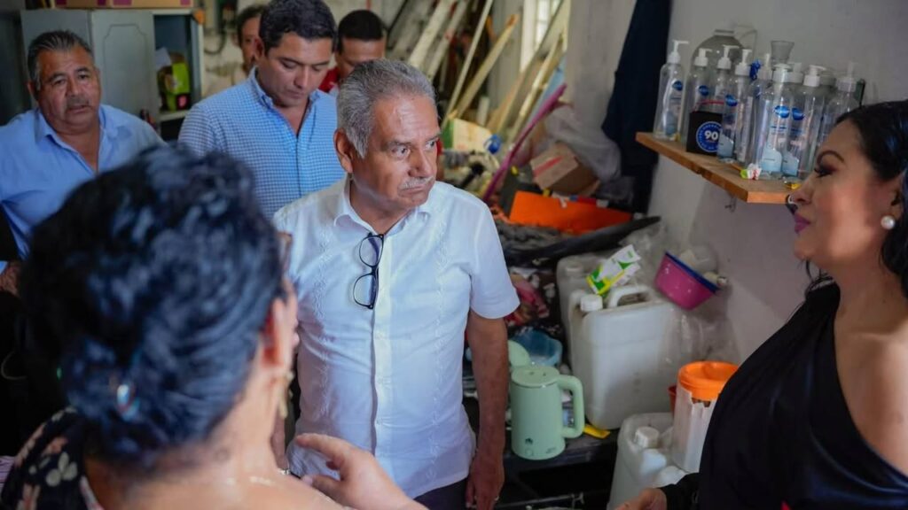 Alcalde Salvador Molina Martínez Visita la Escuela Guadalupe Victoria para Atender Necesidades del Plantel
