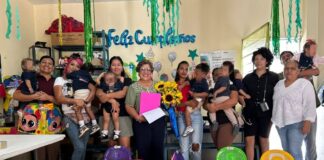 Entrega Ruth Rodríguez Mobiliario Escolar al Conafe en la Colonia 10 de Abril en Cuautla